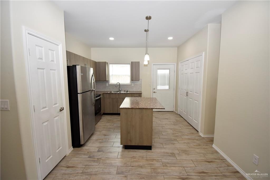 Photo 3 of 4904 Hiawatha Drive