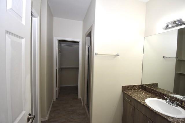 Photo 5 of 4904 Hiawatha Drive
