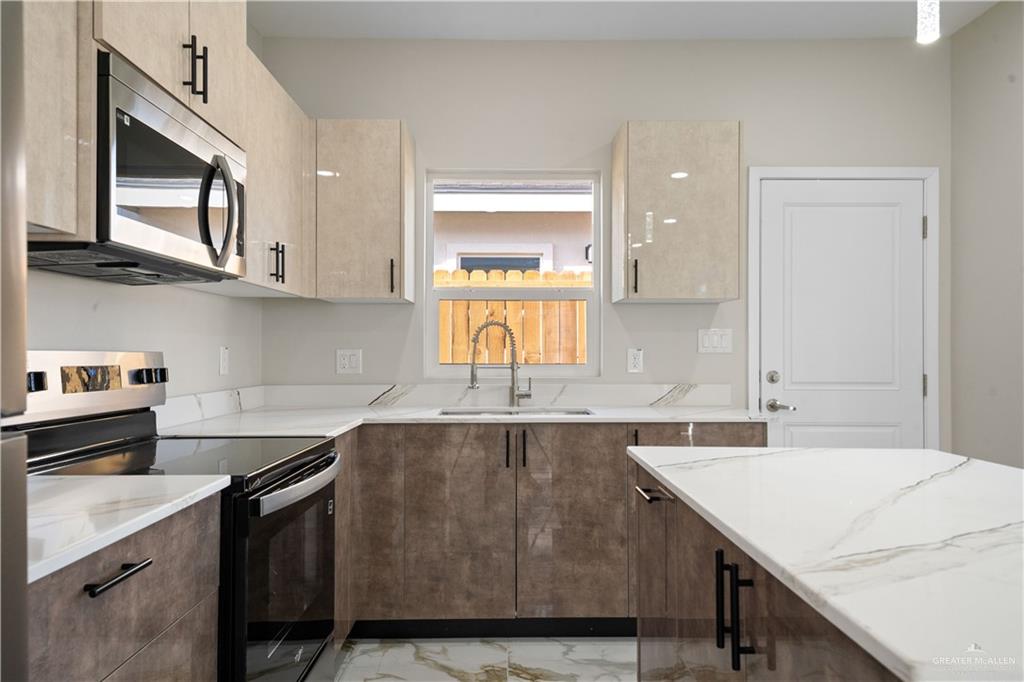 Photo 6 of 405 Onyx Drive