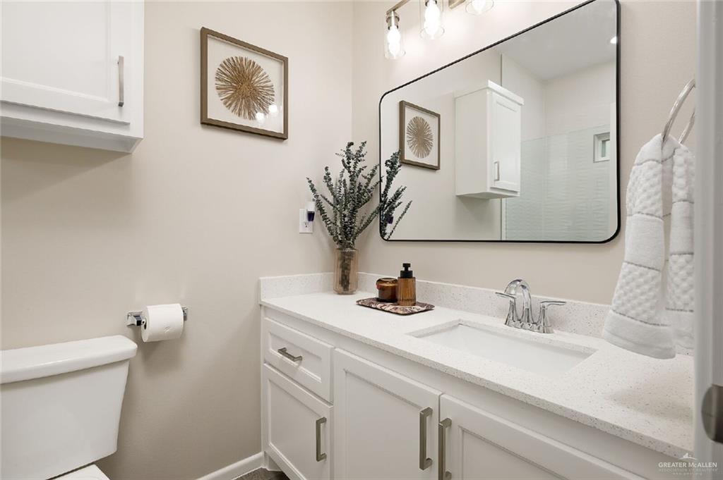 Photo 13 of 2613 Hayes Avenue #3