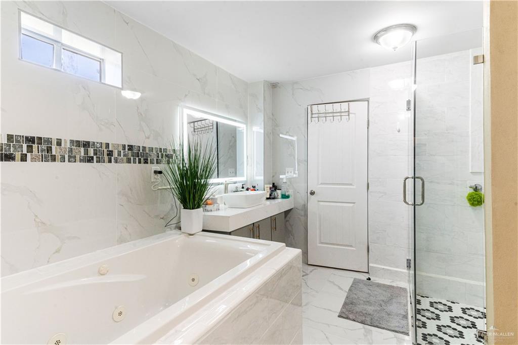 Photo 12 of 1101 Greenbriar Avenue