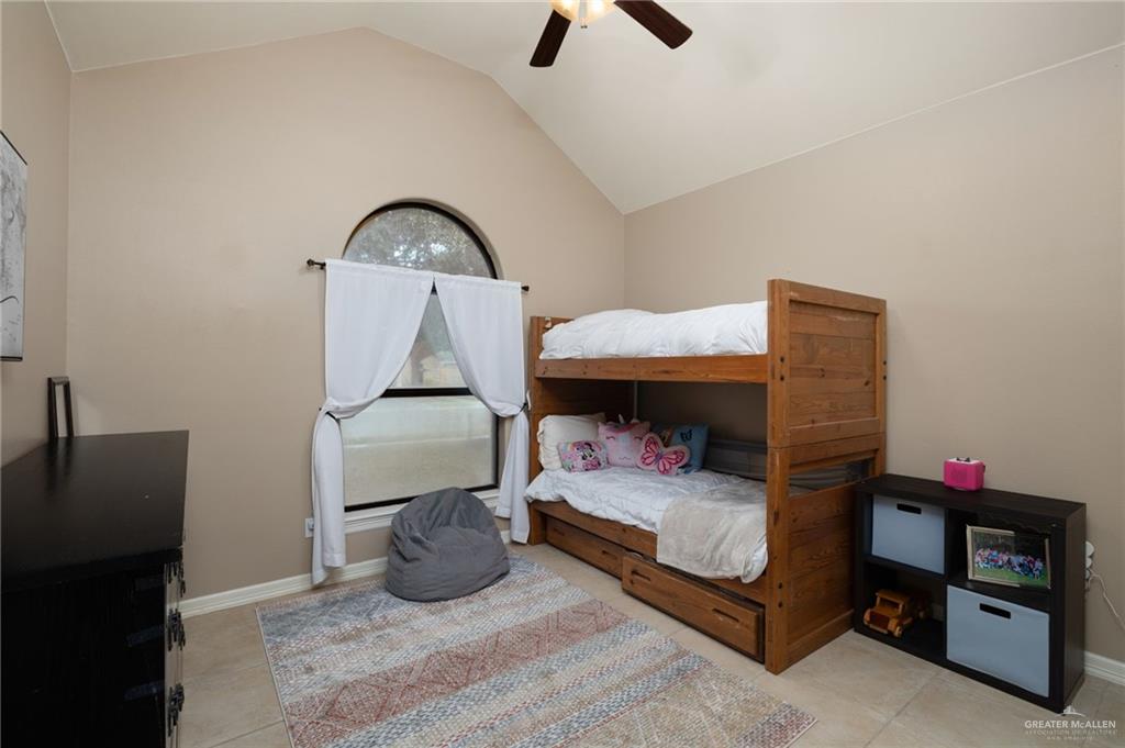 Photo 9 of 707 Drennan Street