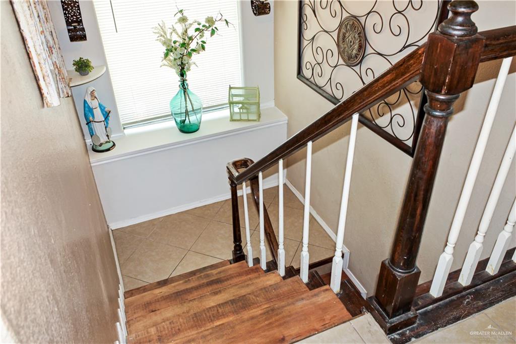 Photo 15 of 3213 Oriole Avenue