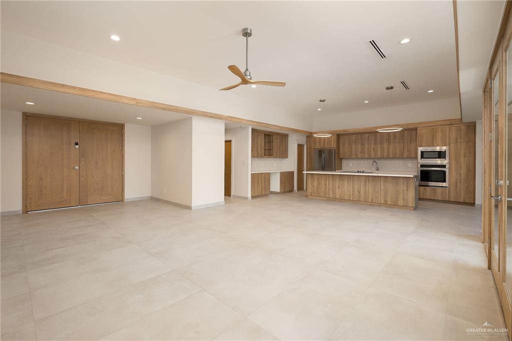 Photo 7 of 3717 Zenker Avenue