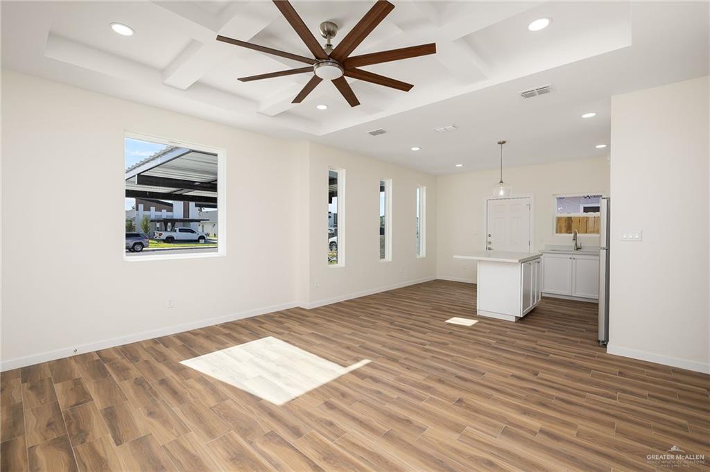 Photo 4 of 609 Onyx Avenue