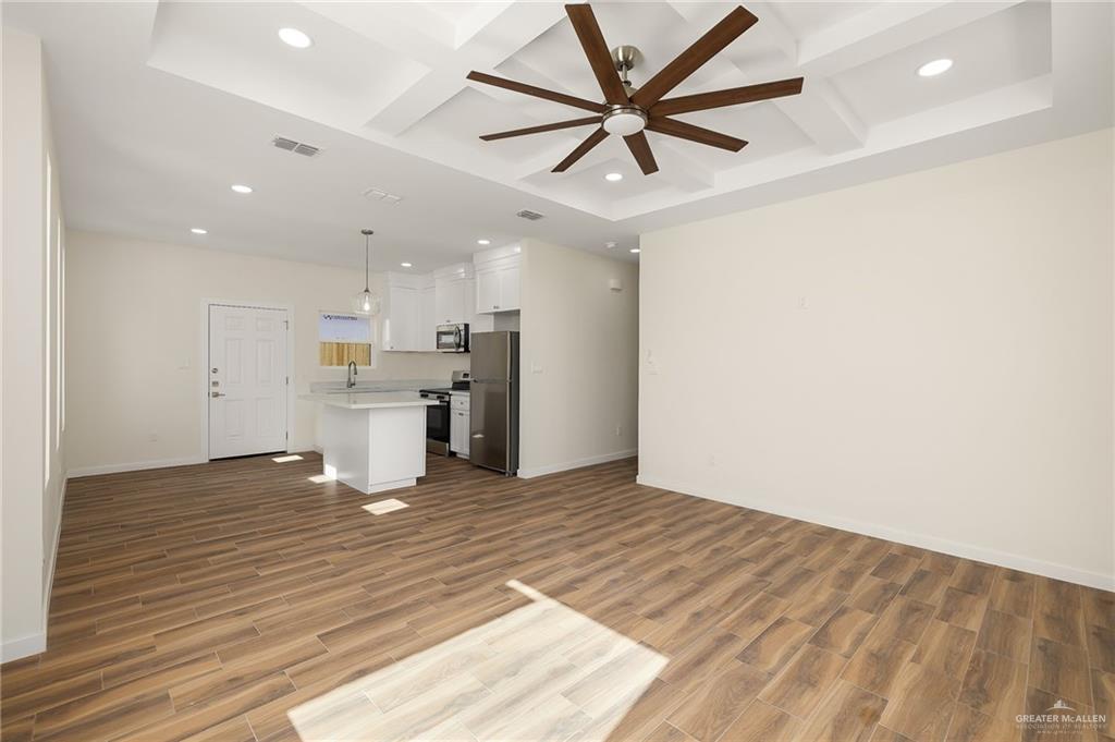 Photo 5 of 609 Onyx Avenue