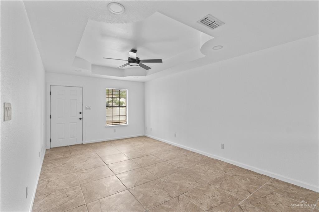 Photo 3 of 112 Peter Street #3