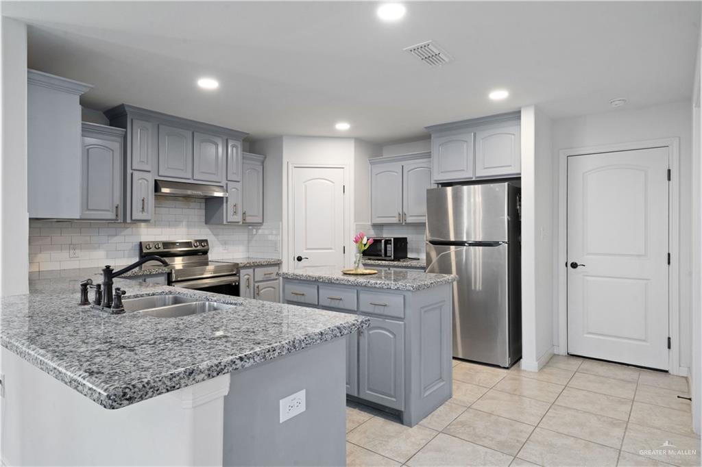 Photo 11 of 2307 26th Drive