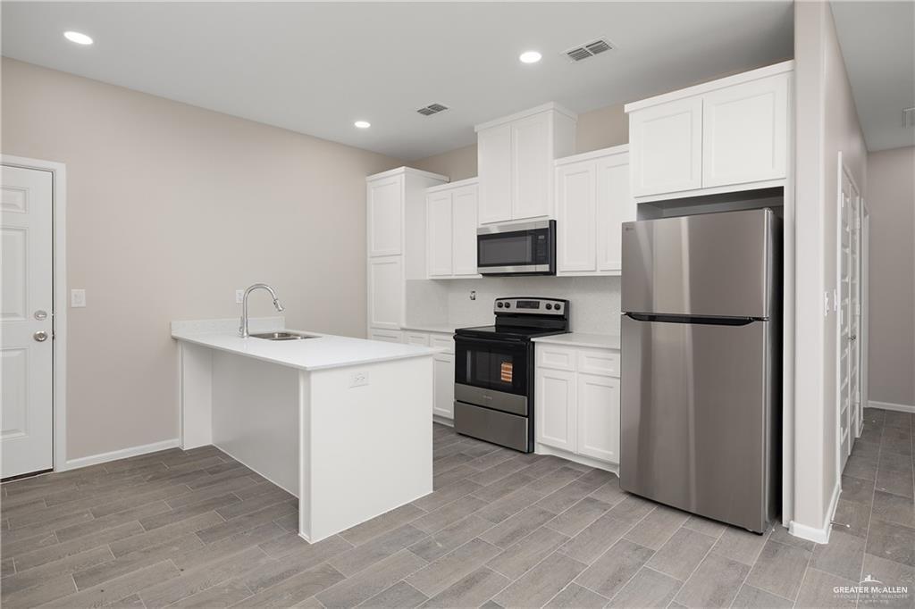 Photo 16 of 2704 Harrison Avenue #4