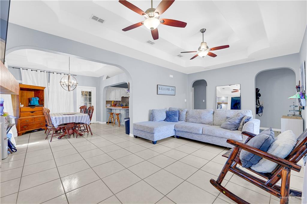 Photo 3 of 1358 La Ciniega Drive