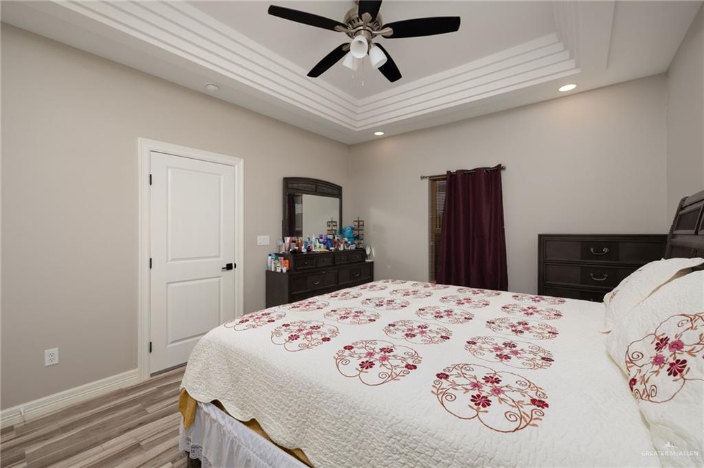 Photo 9 of 814 Whitewing Street