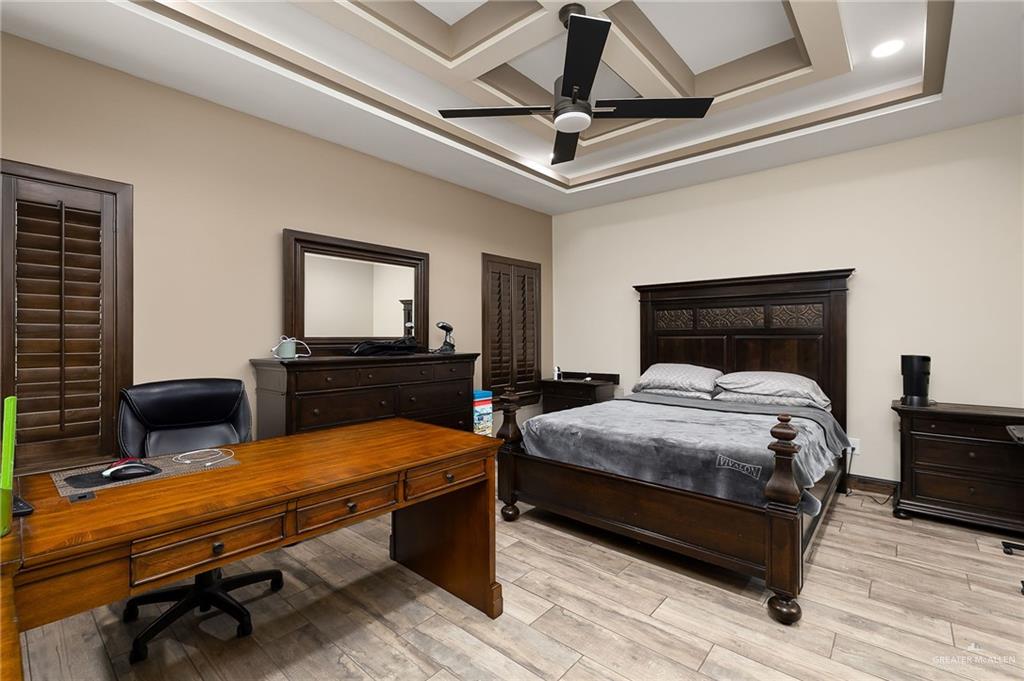 Photo 11 of 5607 Mockingbird Avenue