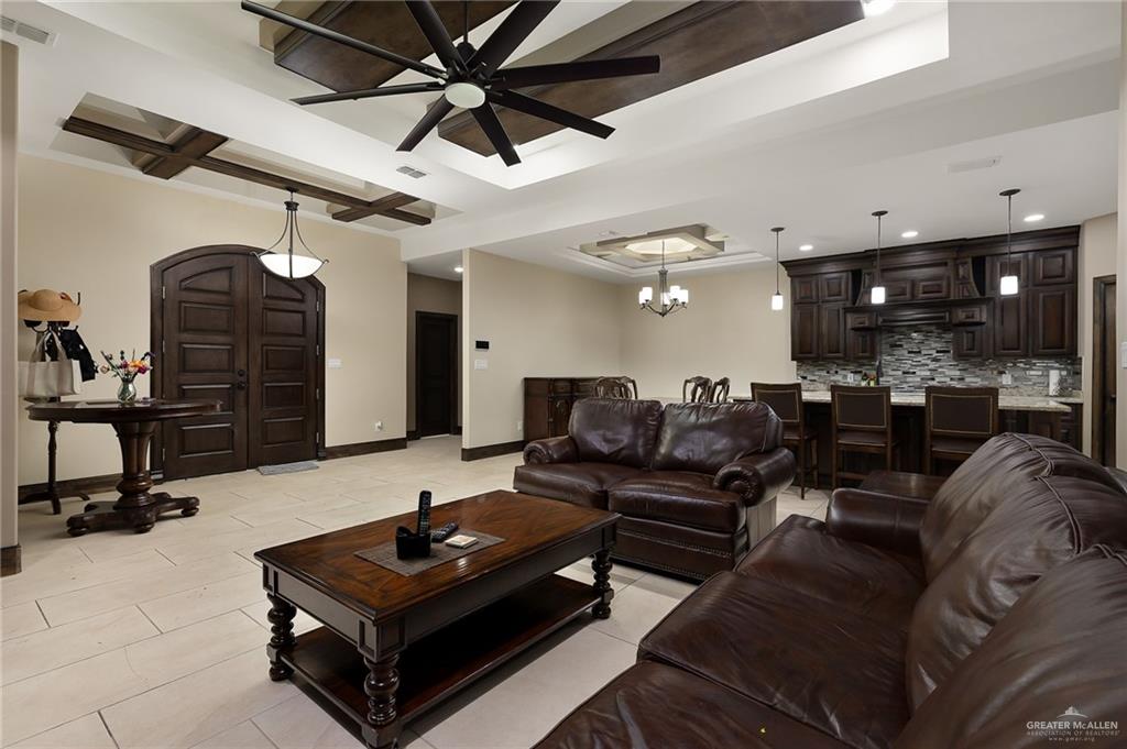 Photo 3 of 5607 Mockingbird Avenue