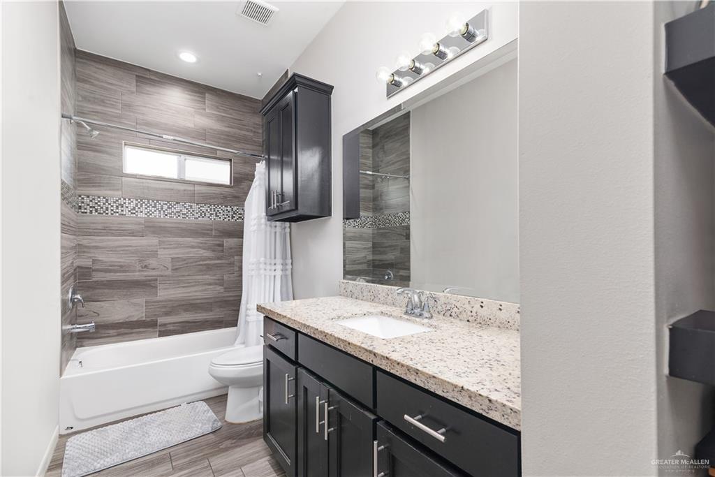 Photo 10 of 515 Downing Avenue