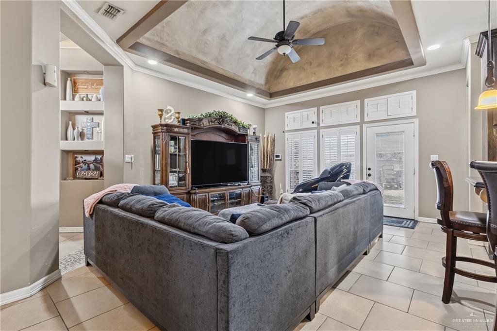 Photo 3 of 628 Oregano Street