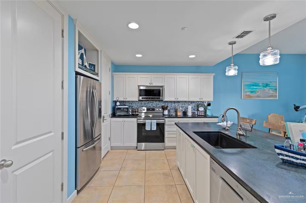 Photo 4 of 5909 Padre Boulevard #403