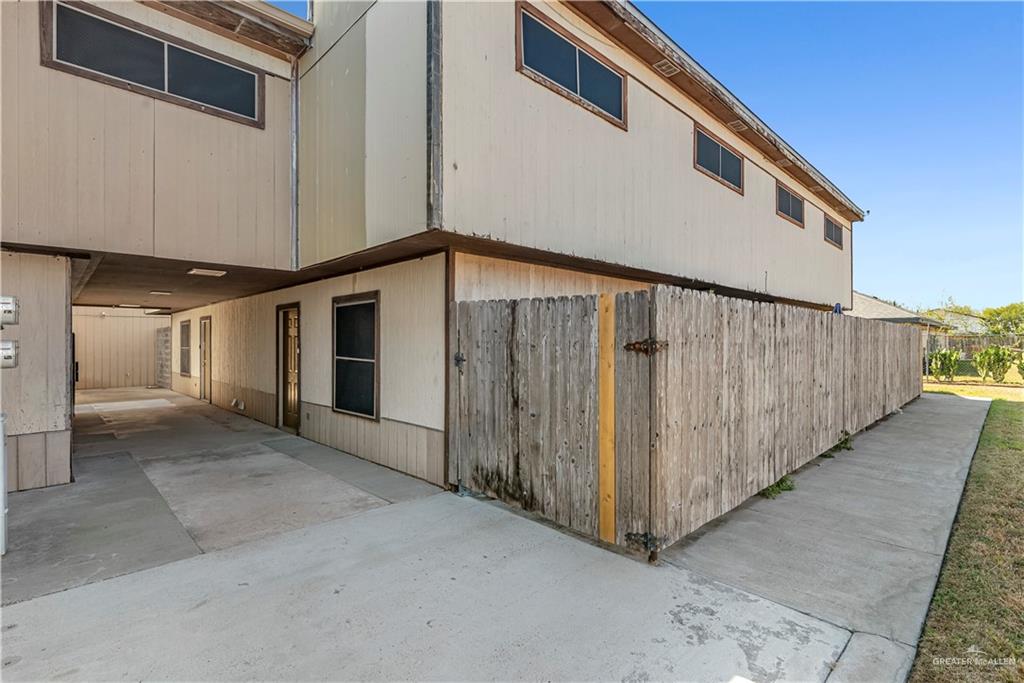 Photo 22 of 1601 Samano Street
