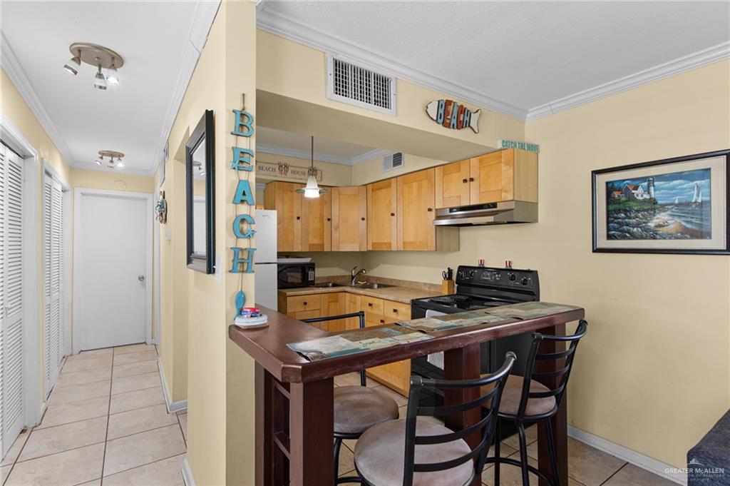 Photo 7 of 211 Bahama Street #403