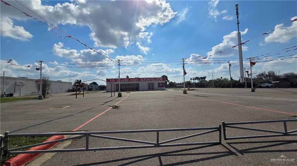 Photo 14 of 1140 Alton Gloor Boulevard