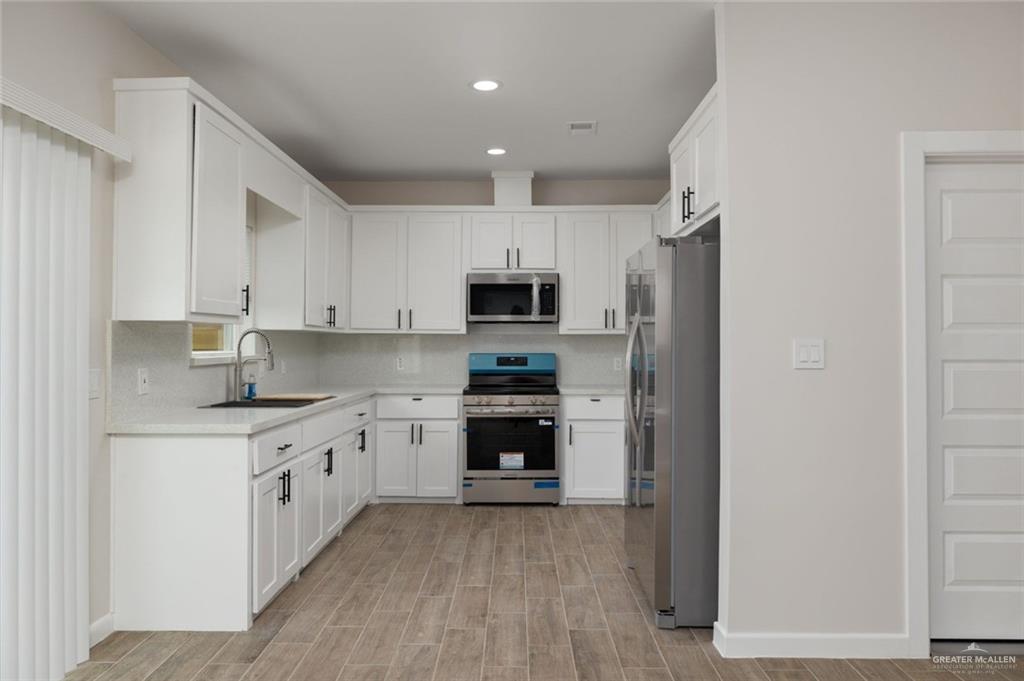 Photo 2 of 1626 B Street