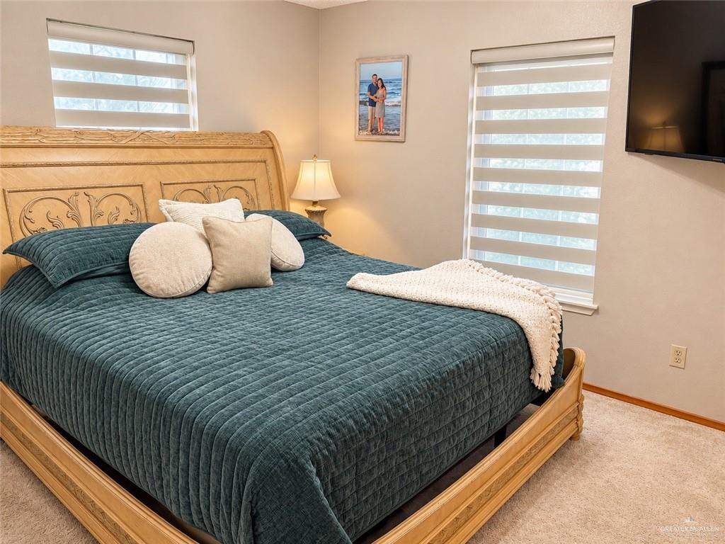 Photo 7 of 2107 Mockingbird Street