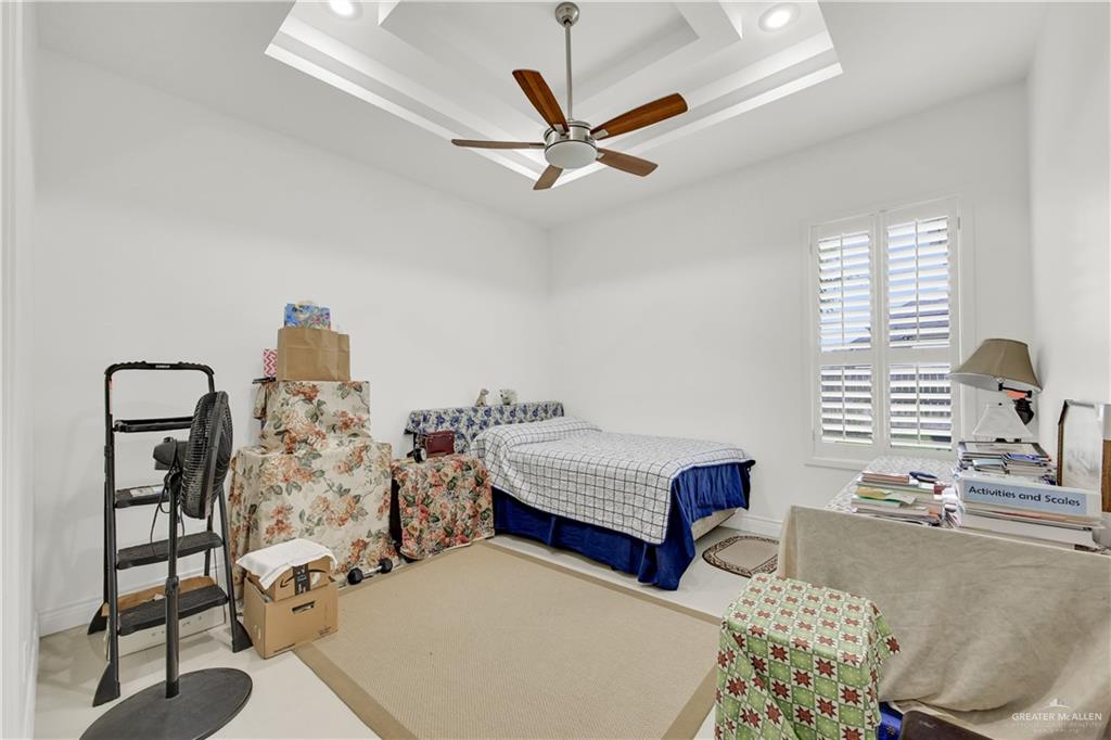 Photo 16 of 2408 Holland Avenue