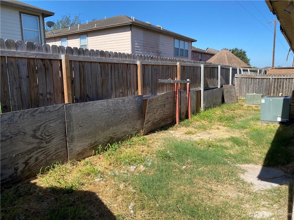 Photo 10 of 3917 Thunderbird Avenue