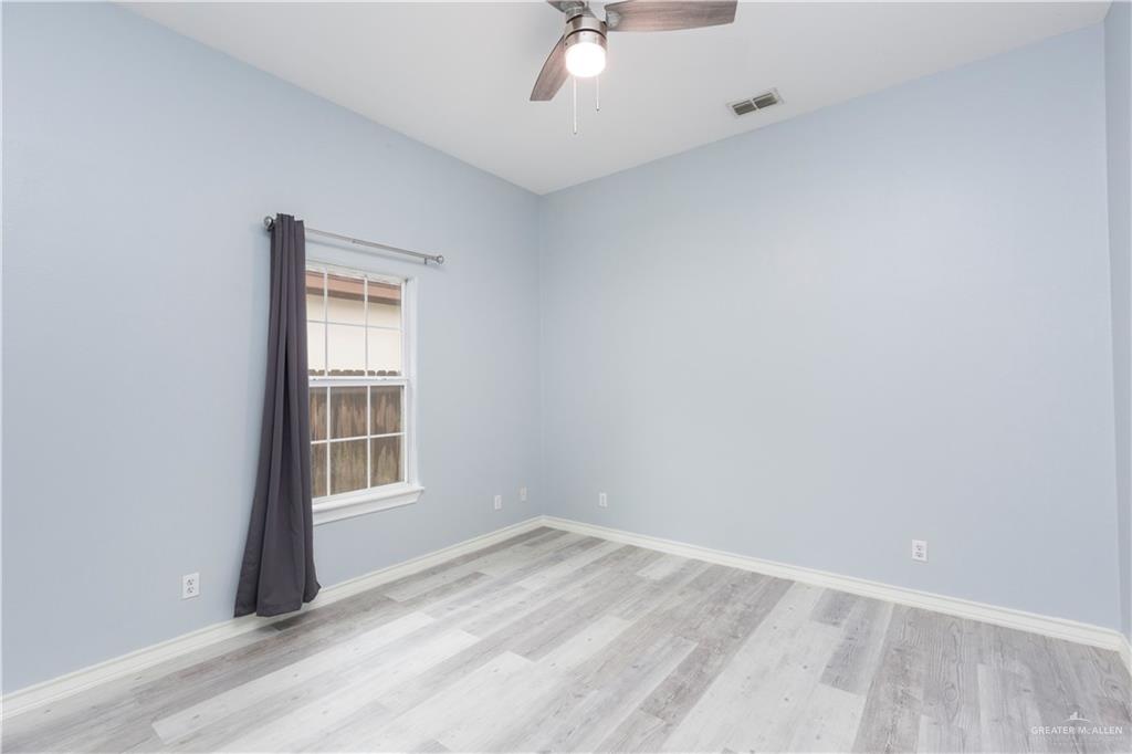 Photo 13 of 708 Excalibur Street