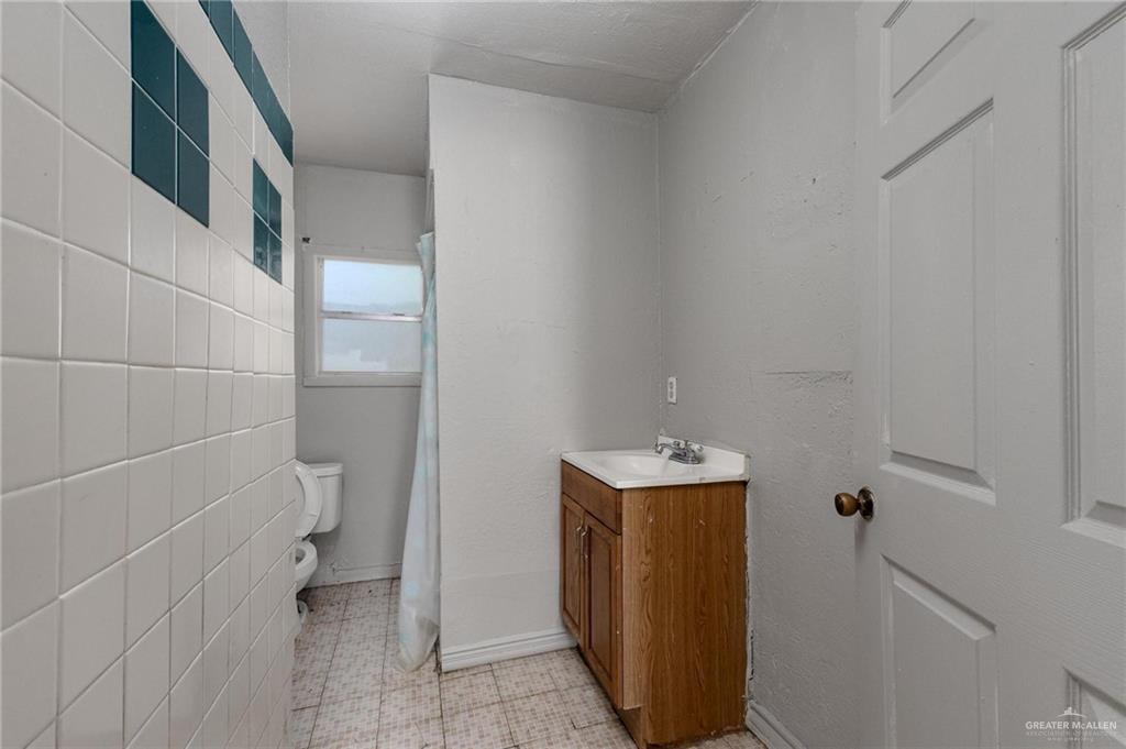 Photo 14 of 408 Villarreal Street