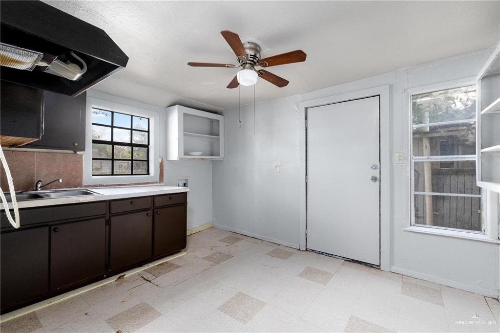 Photo 16 of 408 Villarreal Street