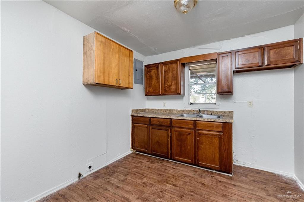 Photo 9 of 408 Villarreal Street