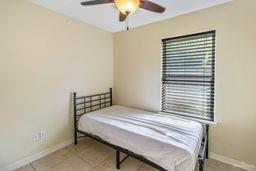 Photo 11 of 2916 Violet Avenue