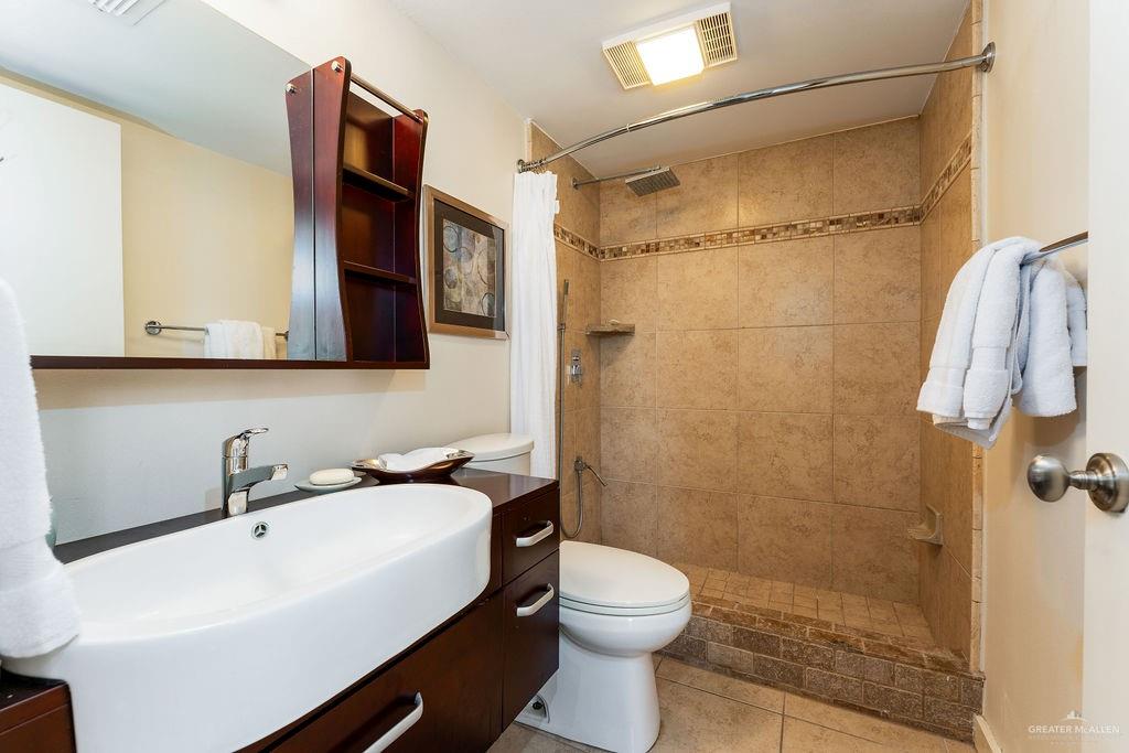 Photo 18 of 114 Tarpon Street #201
