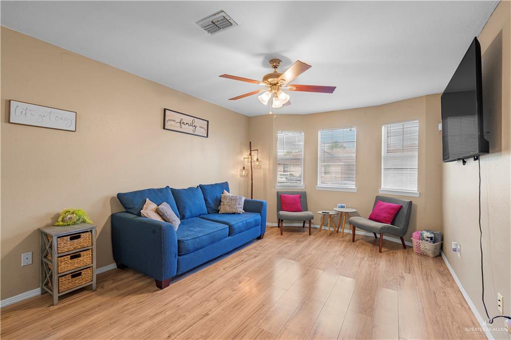 Photo 4 of 1804 Oasis Avenue