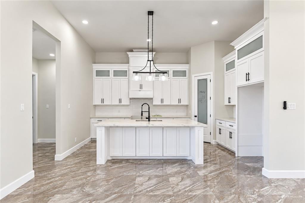 Photo 5 of 1412 Waxahachie Street