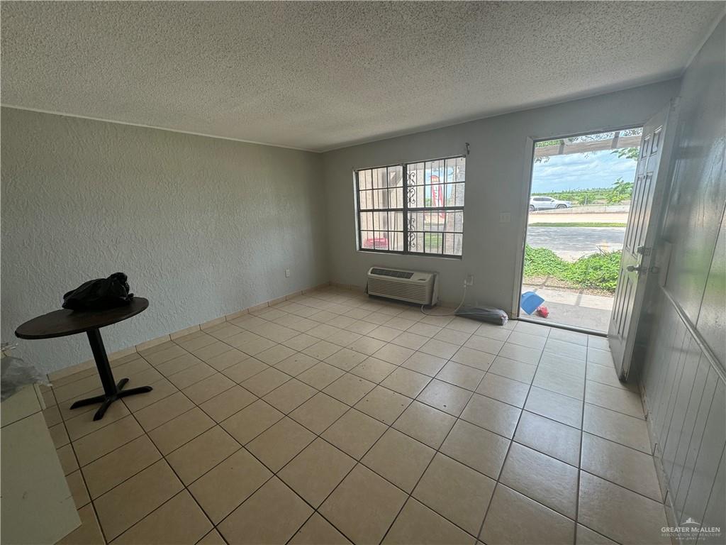 Photo 3 of 2612 International Boulevard