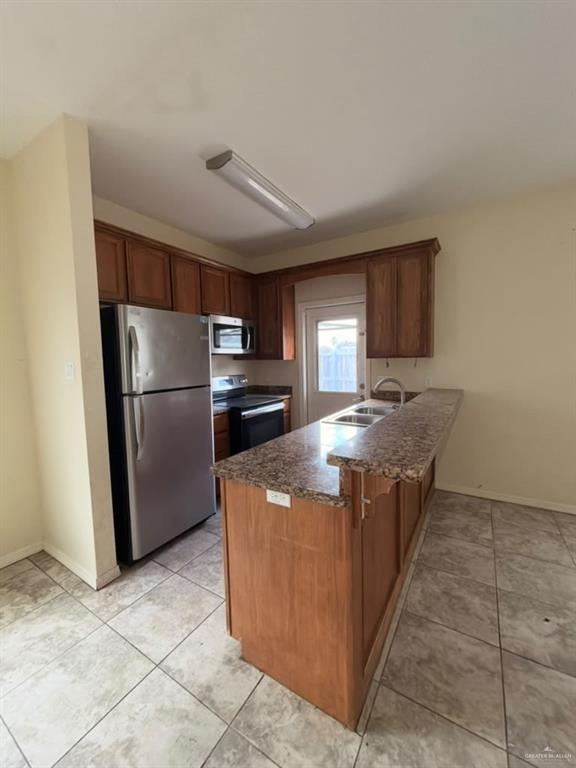 Photo 3 of 1501 Phoenix Street
