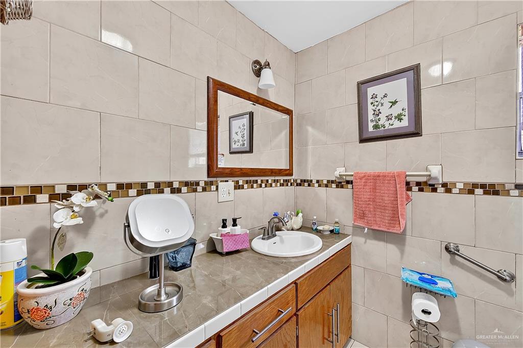 Photo 13 of 3008 Fm 493