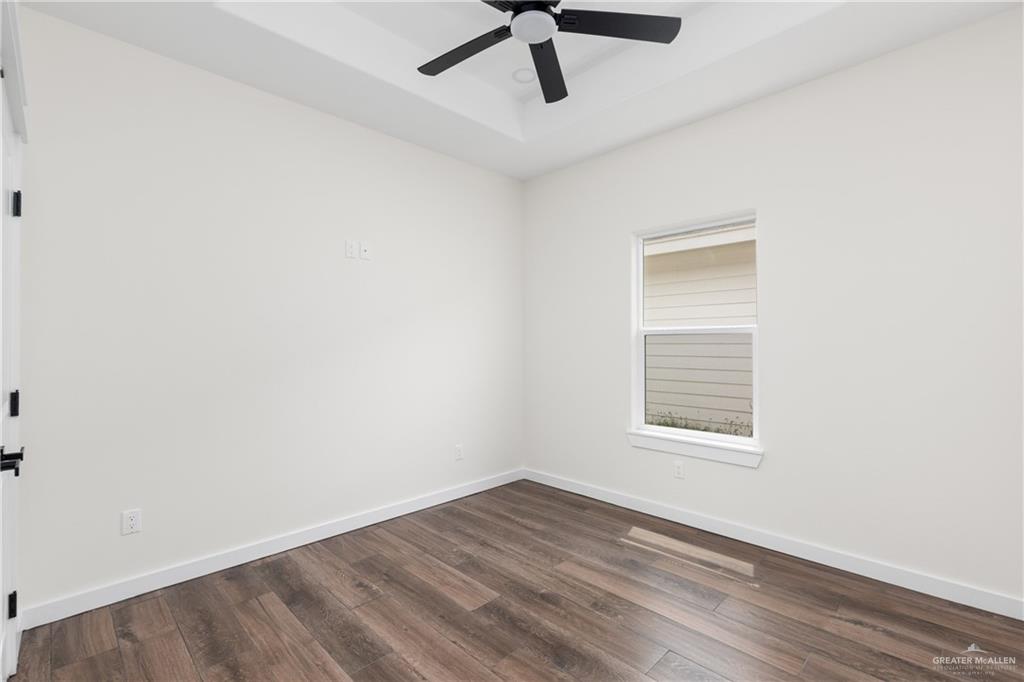 Photo 11 of 517 Tower Oak Drive