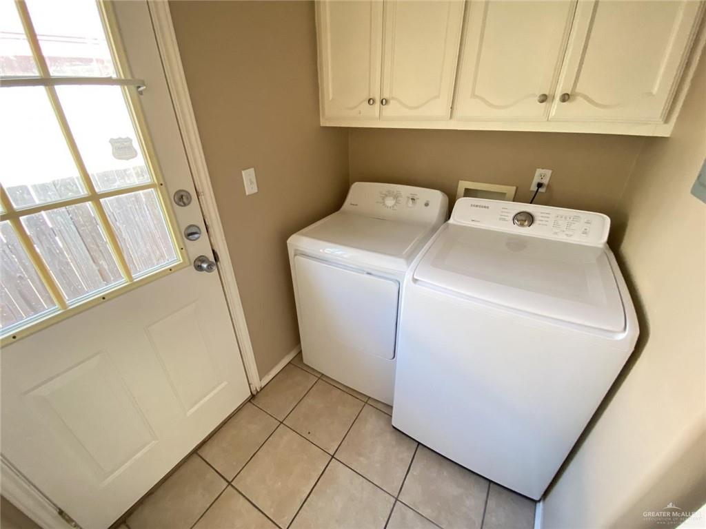 Photo 11 of 4119 La Guardia Lane #4