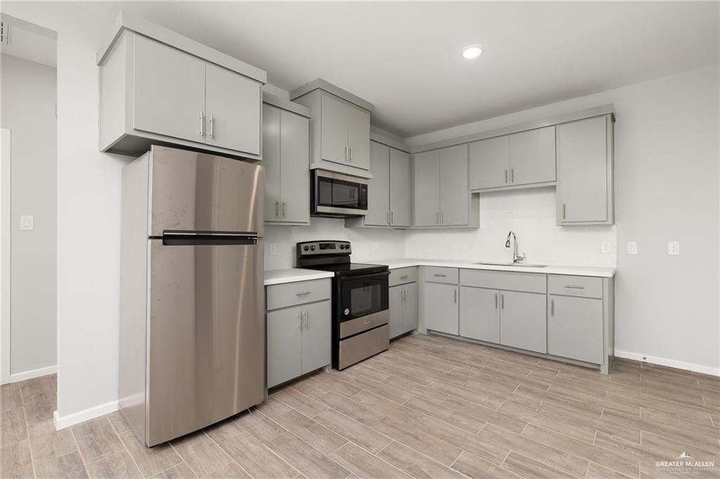 Photo 11 of 1601 Hyatt Avenue #6