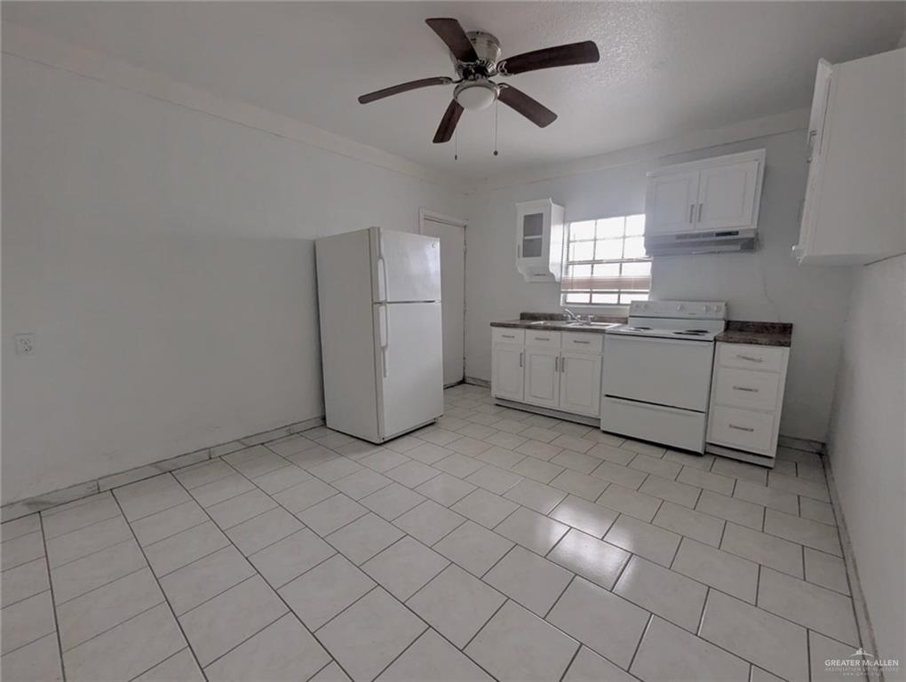 Photo 12 of 8014 Lopez Street