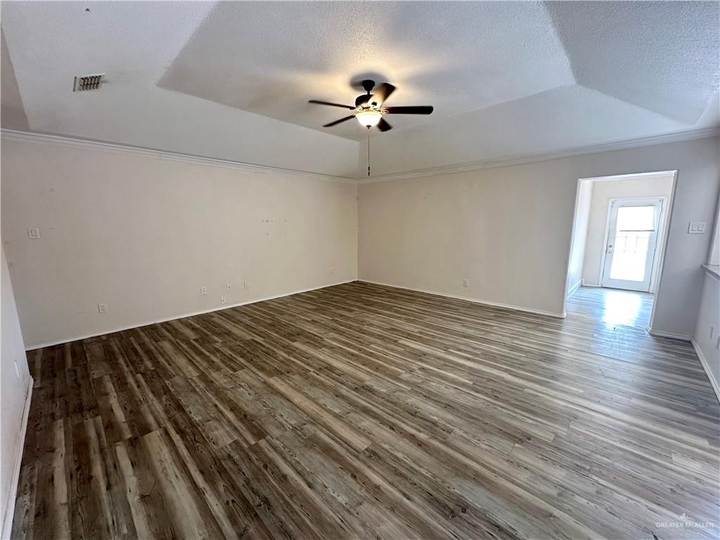Photo 2 of 1301 Quail Avenue