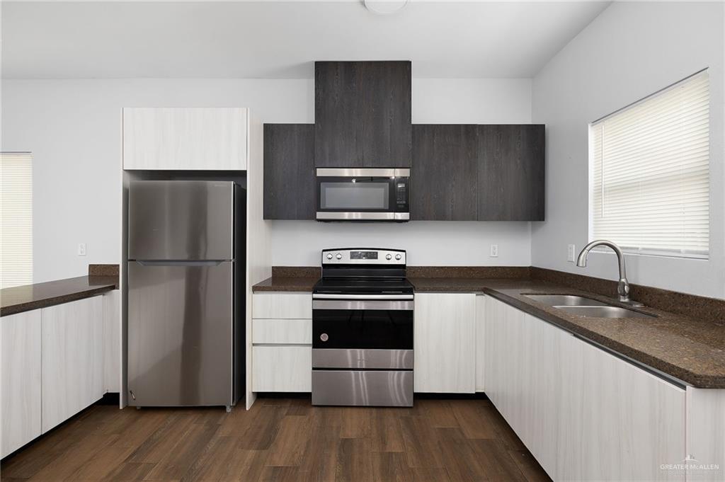 Photo 4 of 3501 Fuerte Avenue #2