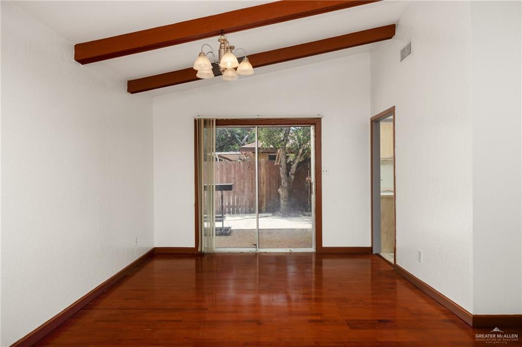 Photo 4 of 1501 Martin Avenue