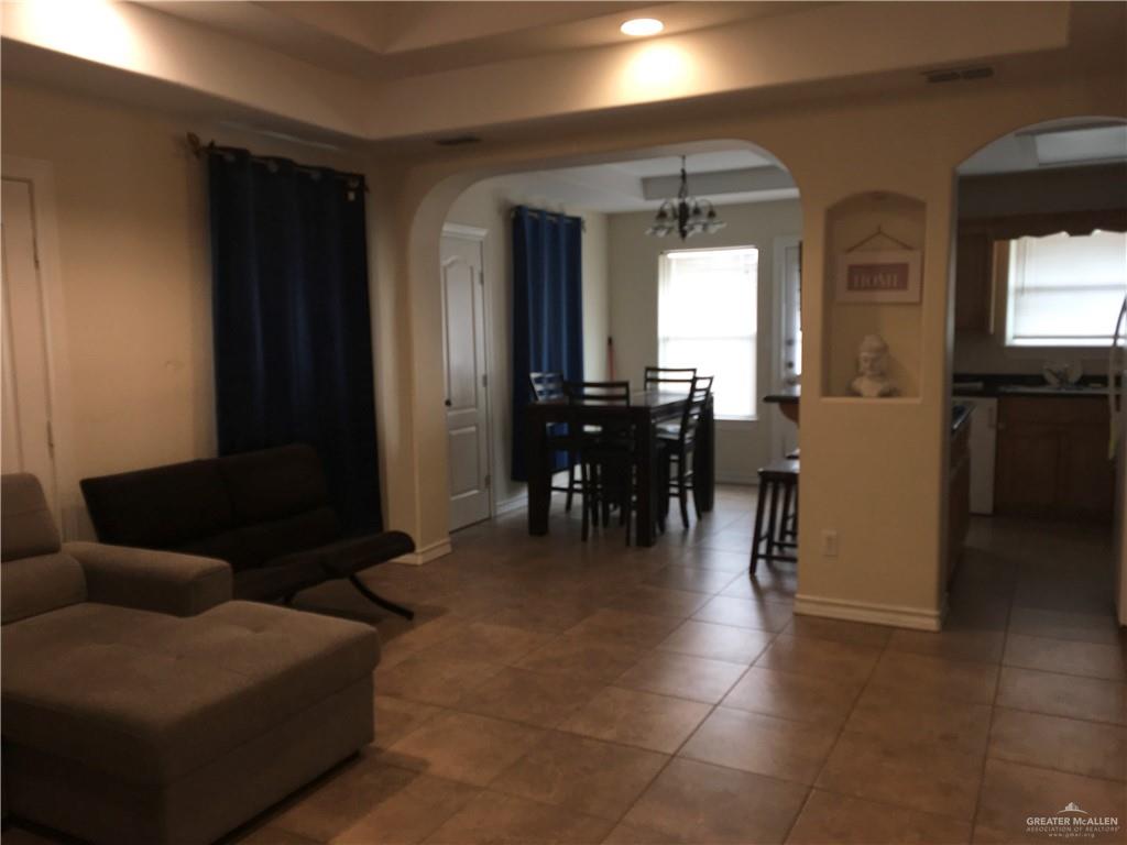 Photo 4 of 4008 Parkplace Avenue #1