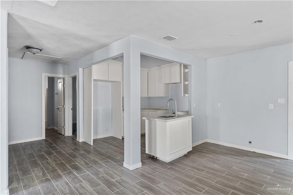 Photo 4 of 221 17th Street