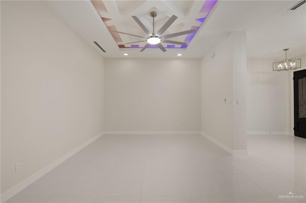 Photo 6 of 811 Guadalupe Drive