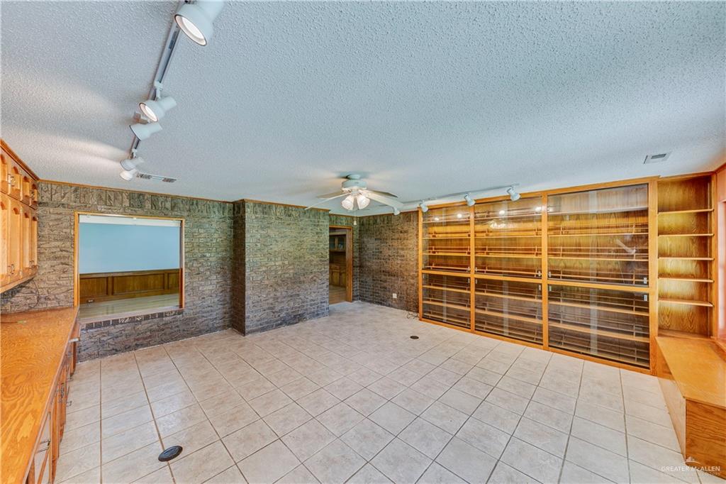 Photo 11 of 2303 Stonegate Drive
