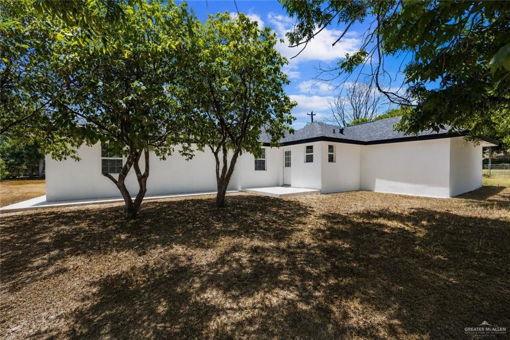 Photo 1 of 1414 Glasscock Road, Mission